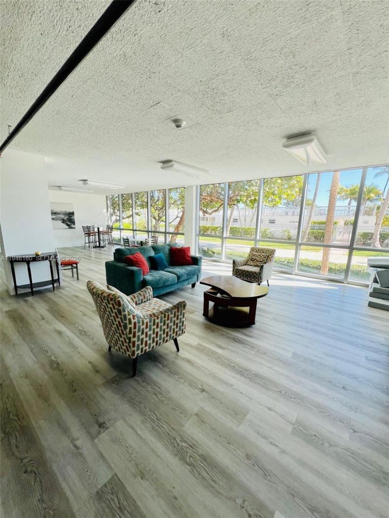 2655 Collins Ave, Unit 406, Miami Beach, FL 33140 Photo