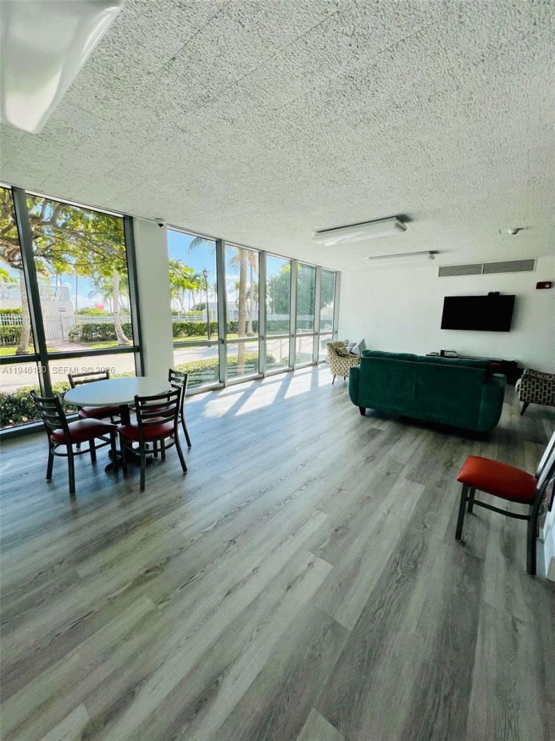 2655 Collins Ave, Unit 406, Miami Beach, FL 33140 Photo