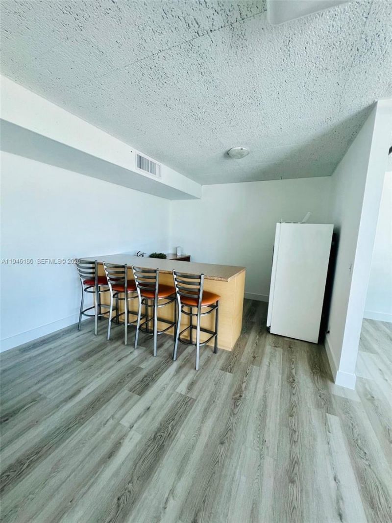 2655 Collins Ave, Unit 406, Miami Beach, FL 33140 Photo