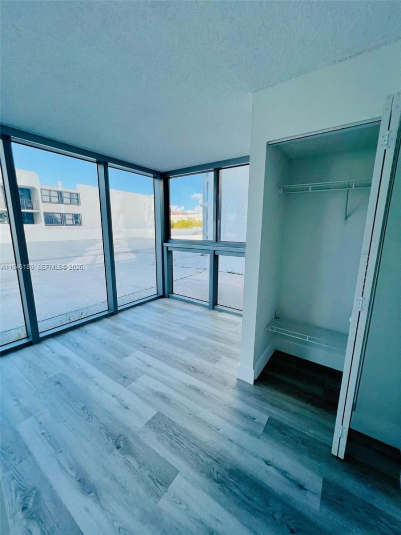 2655 Collins Ave, Unit 406, Miami Beach, FL 33140 Photo