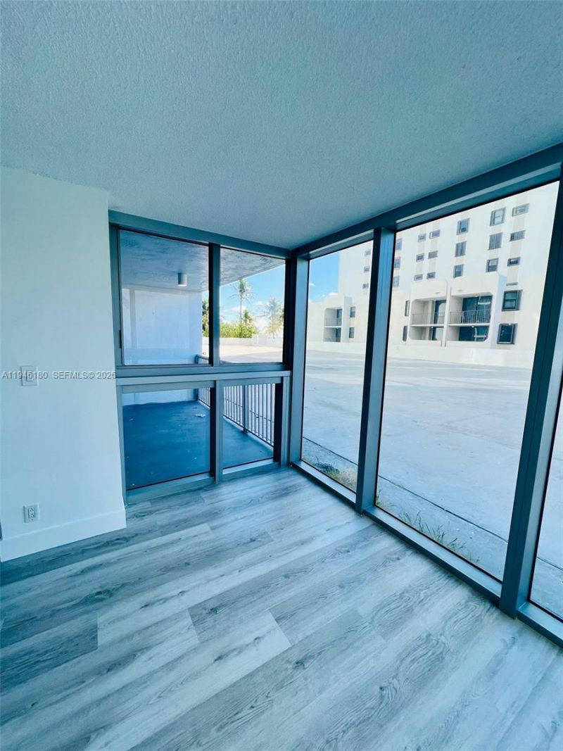 2655 Collins Ave, Unit 406, Miami Beach, FL 33140 Photo