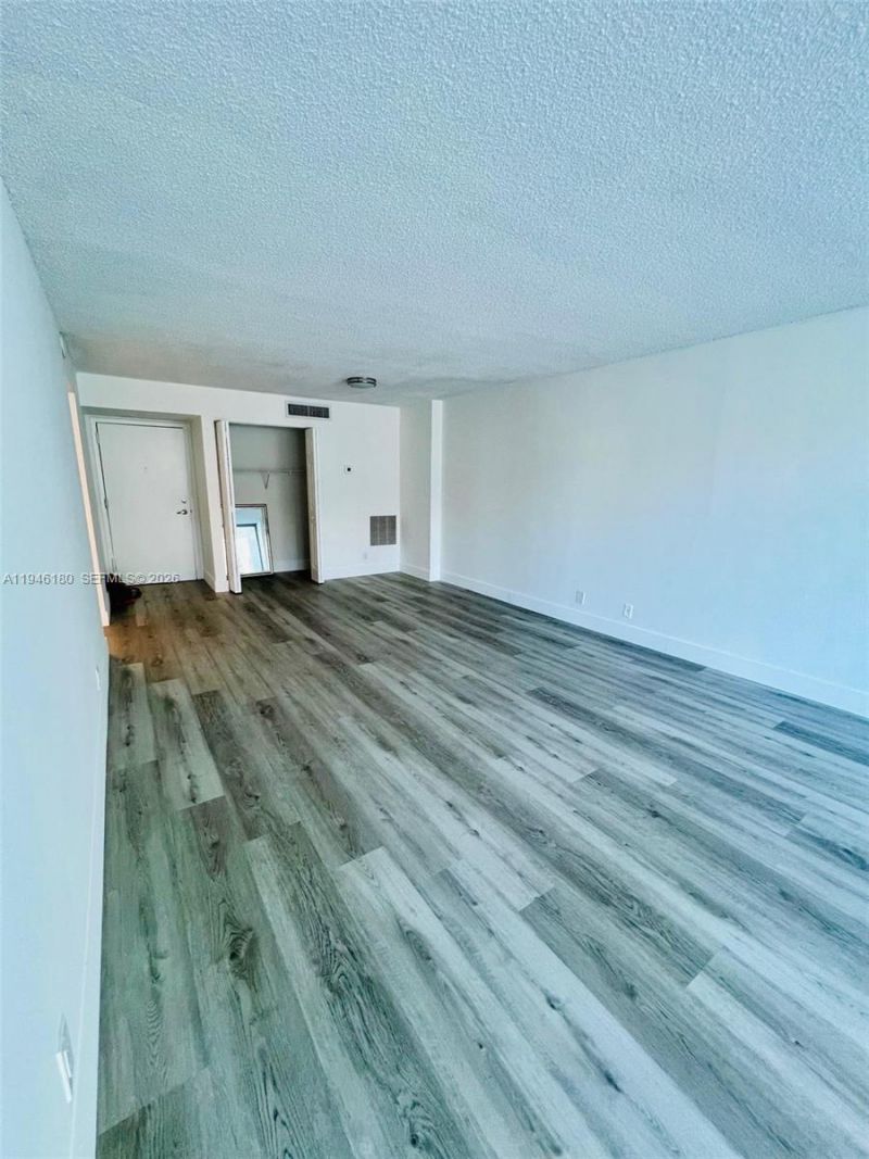 2655 Collins Ave, Unit 406, Miami Beach, FL 33140 Photo