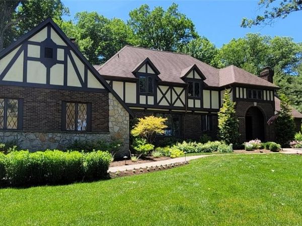 10242 Pinecrest Road, Concord, OH 44077