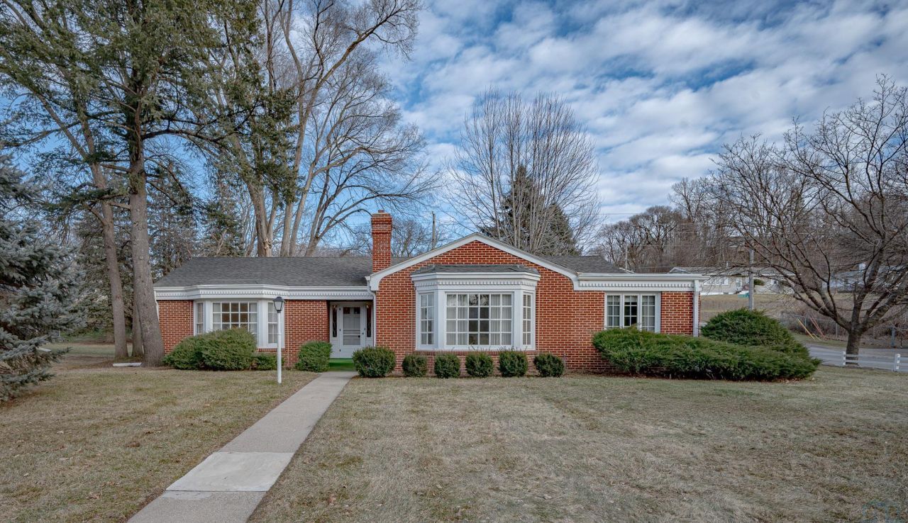 3900 Hamilton Blvd, Sioux City, IA 51104 Main Photo