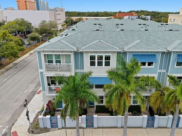 262 8TH STREET N, ST PETERSBURG, FL 33701