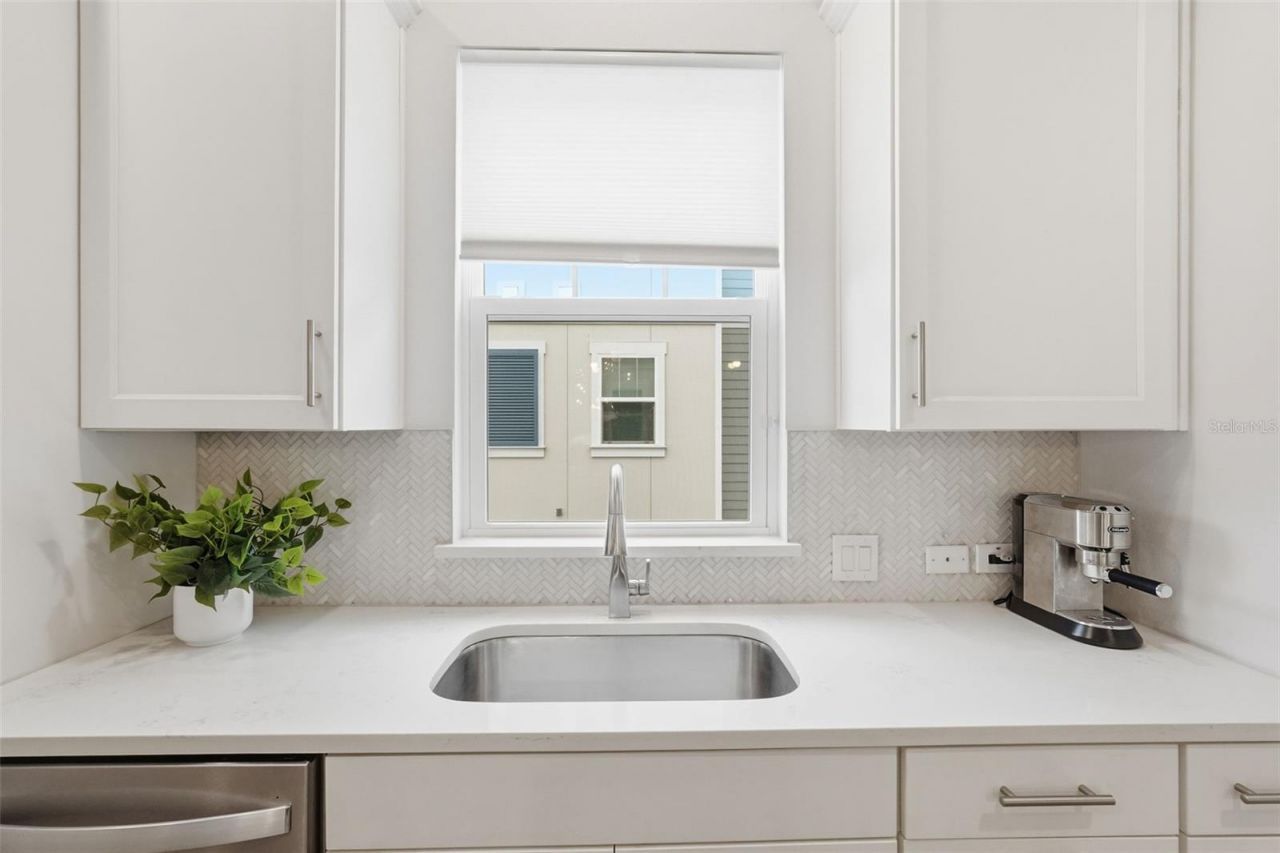 262 8th Street N, Saint Petersburg, FL 33701 Photo