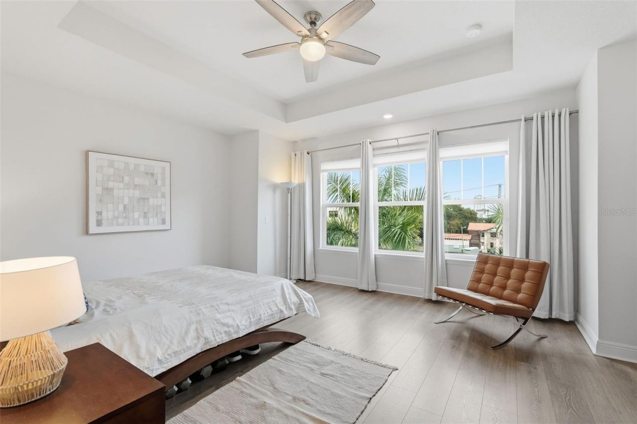 262 8th Street N, Saint Petersburg, FL 33701 Photo