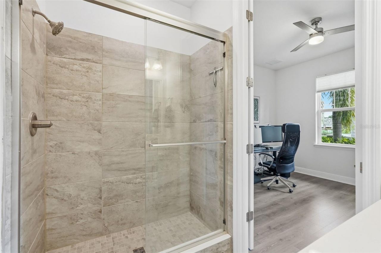 262 8th Street N, Saint Petersburg, FL 33701 Photo