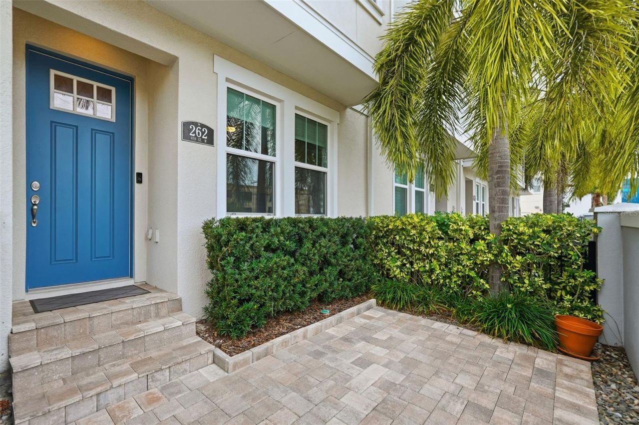 262 8th Street N, Saint Petersburg, FL 33701 Photo