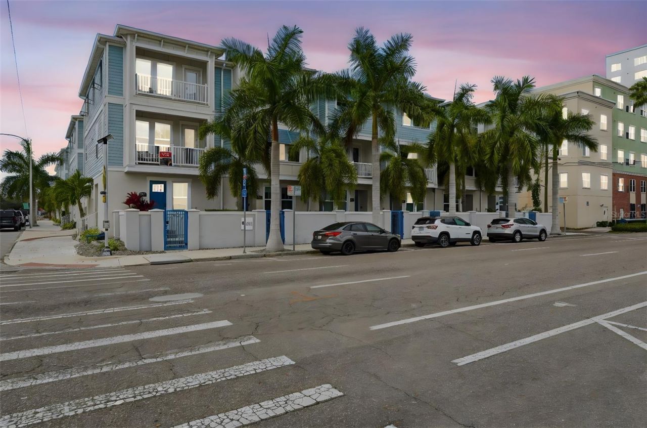 262 8th Street N, Saint Petersburg, FL 33701 Photo