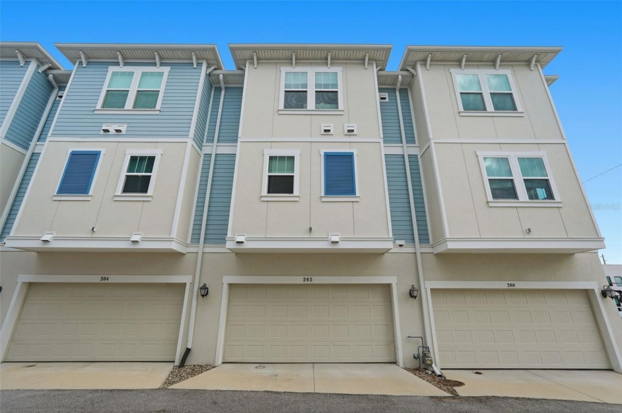 262 8th Street N, Saint Petersburg, FL 33701 Photo