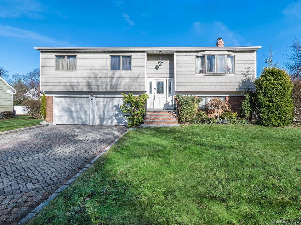 2 Terry Court, Glen Head, NY 11545 Main Photo