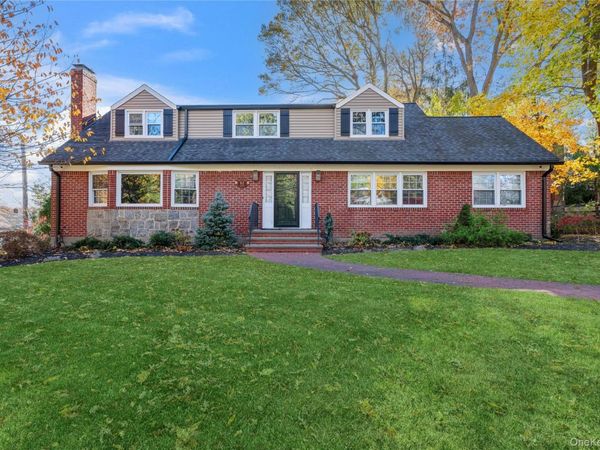 12 Mallard Cove, Centerport, NY 11721