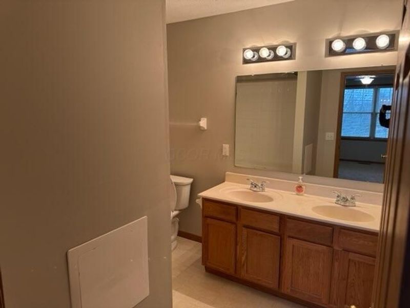 5579 Eagle Harbor Drive , Westerville, OH 43081 Photo 11