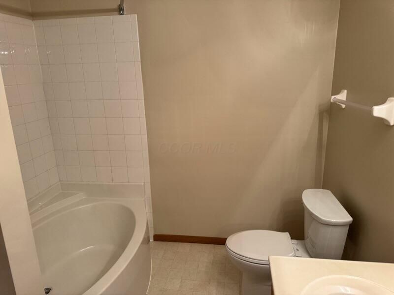 5579 Eagle Harbor Drive , Westerville, OH 43081 Photo 13