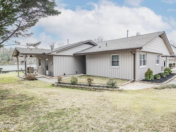 132 Pembroke Rd, Oak Ridge, TN 37830