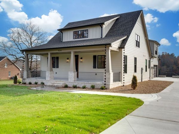 924 Hafner Road, Charlotte, TN 37036