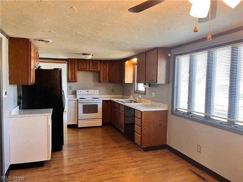 2130 E 44th Street, Ashtabula, OH 44004 Photo 5