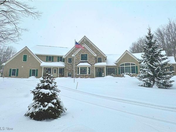 10360 Sawmill Drive, Chardon, OH 44024