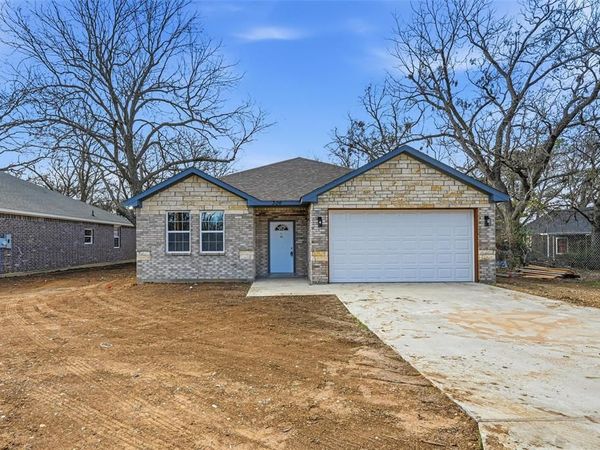 306 Lewis Street, Cleburne, TX 76031