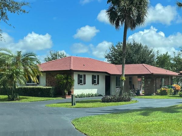 9065 Thunderbird Dr , Coral Springs, FL 33065