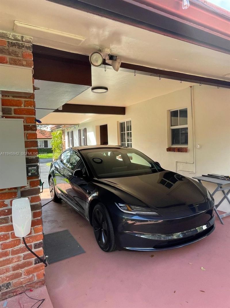 9065 Thunderbird Dr , Coral Springs, FL 33065 Photo