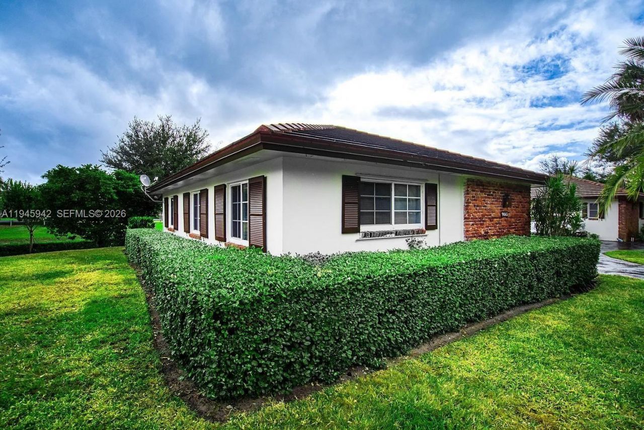 9065 Thunderbird Dr , Coral Springs, FL 33065 Photo