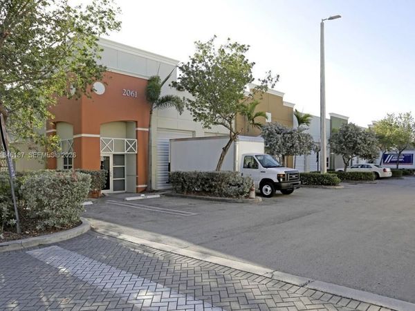 2061 NW 112th Ave, Unit 142, Sweetwater, FL 33172