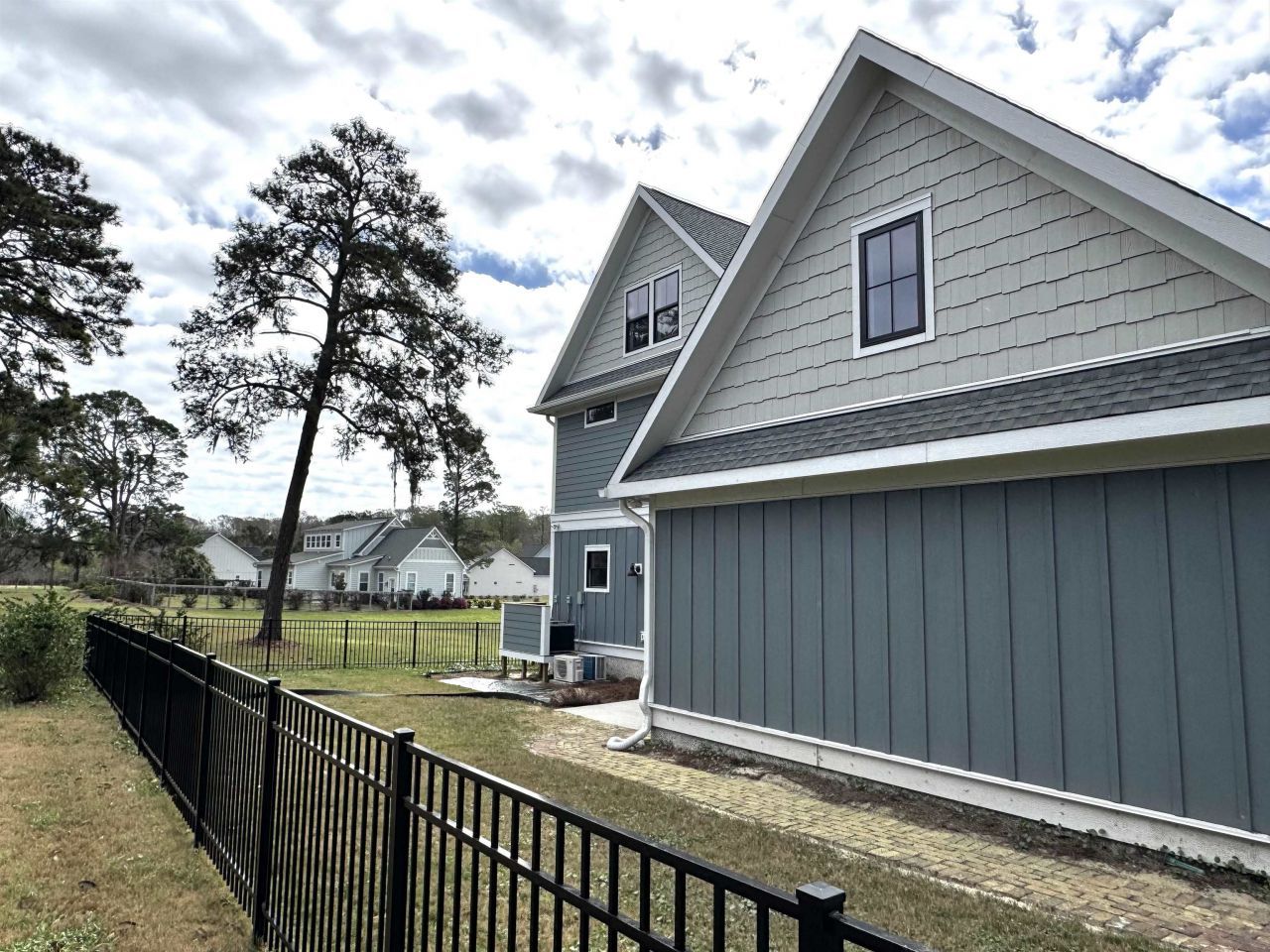 825 Commanders Island Dr. Photo 5