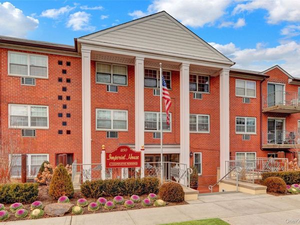 250 N Village, Unit C24, Rockville Centre, NY 11570