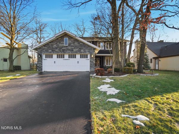 2402 Cheshire Woods Road, Toledo, OH 43617