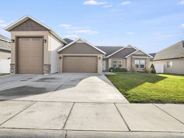 2734 Meadowbrook Dr, Twin Falls, ID 83301