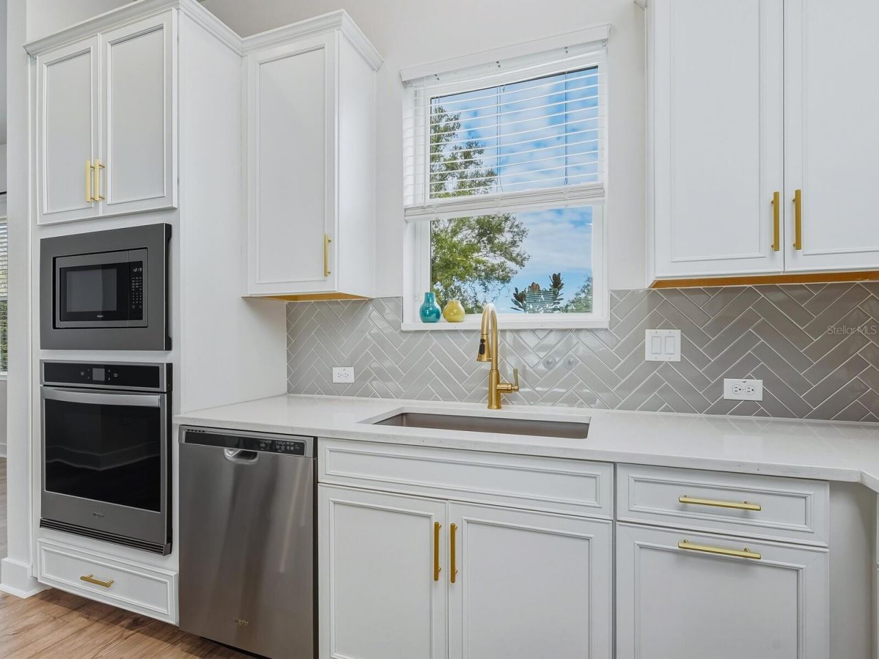 451 Wingfield Drive, Sarasota, FL 34237 Photo