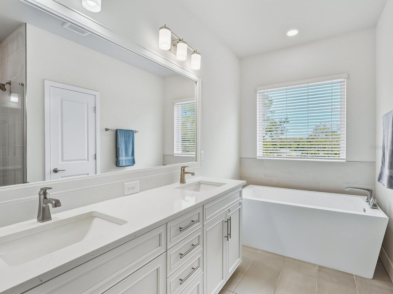 451 Wingfield Drive, Sarasota, FL 34237 Photo