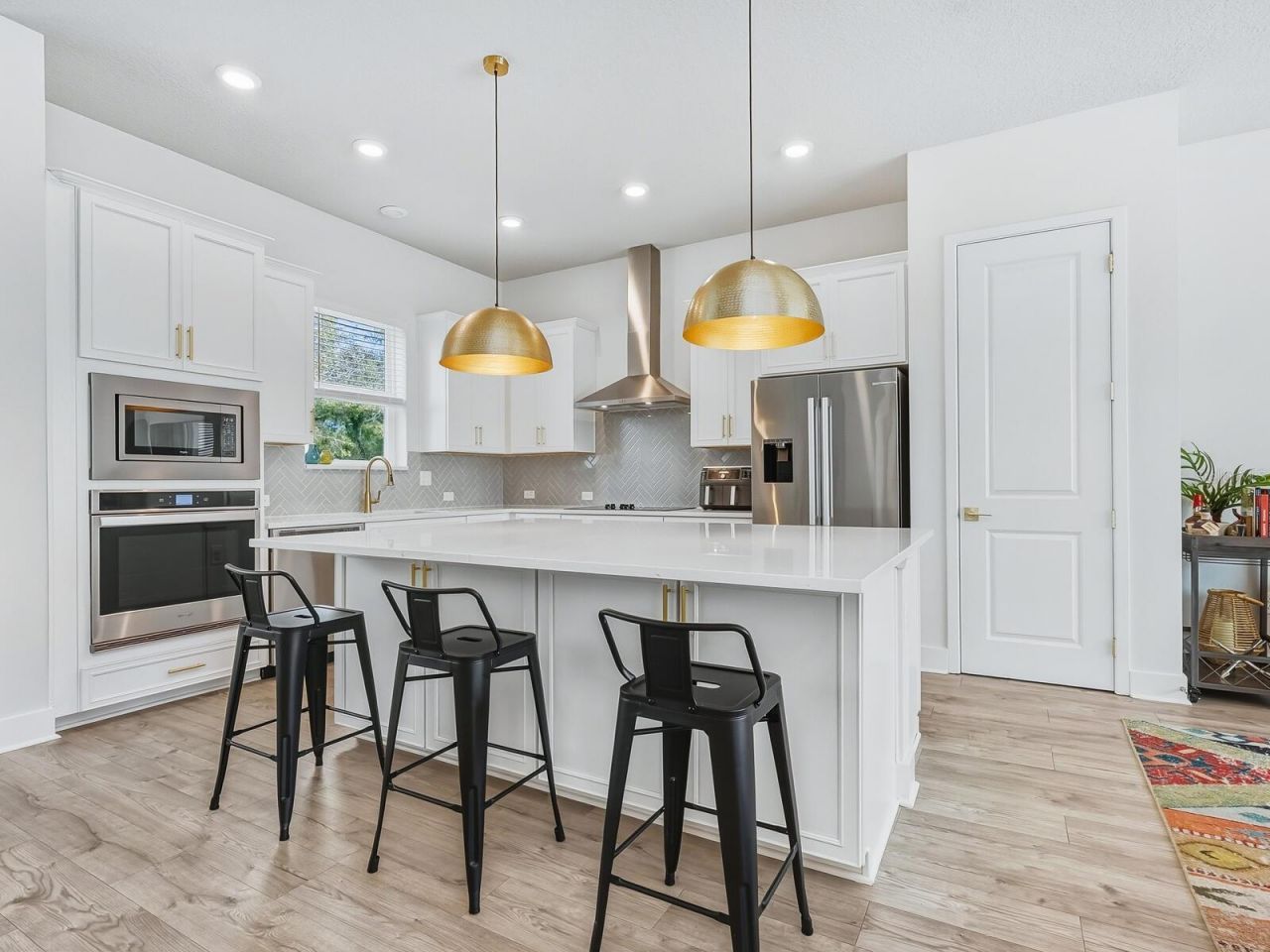 451 Wingfield Drive, Sarasota, FL 34237 Photo