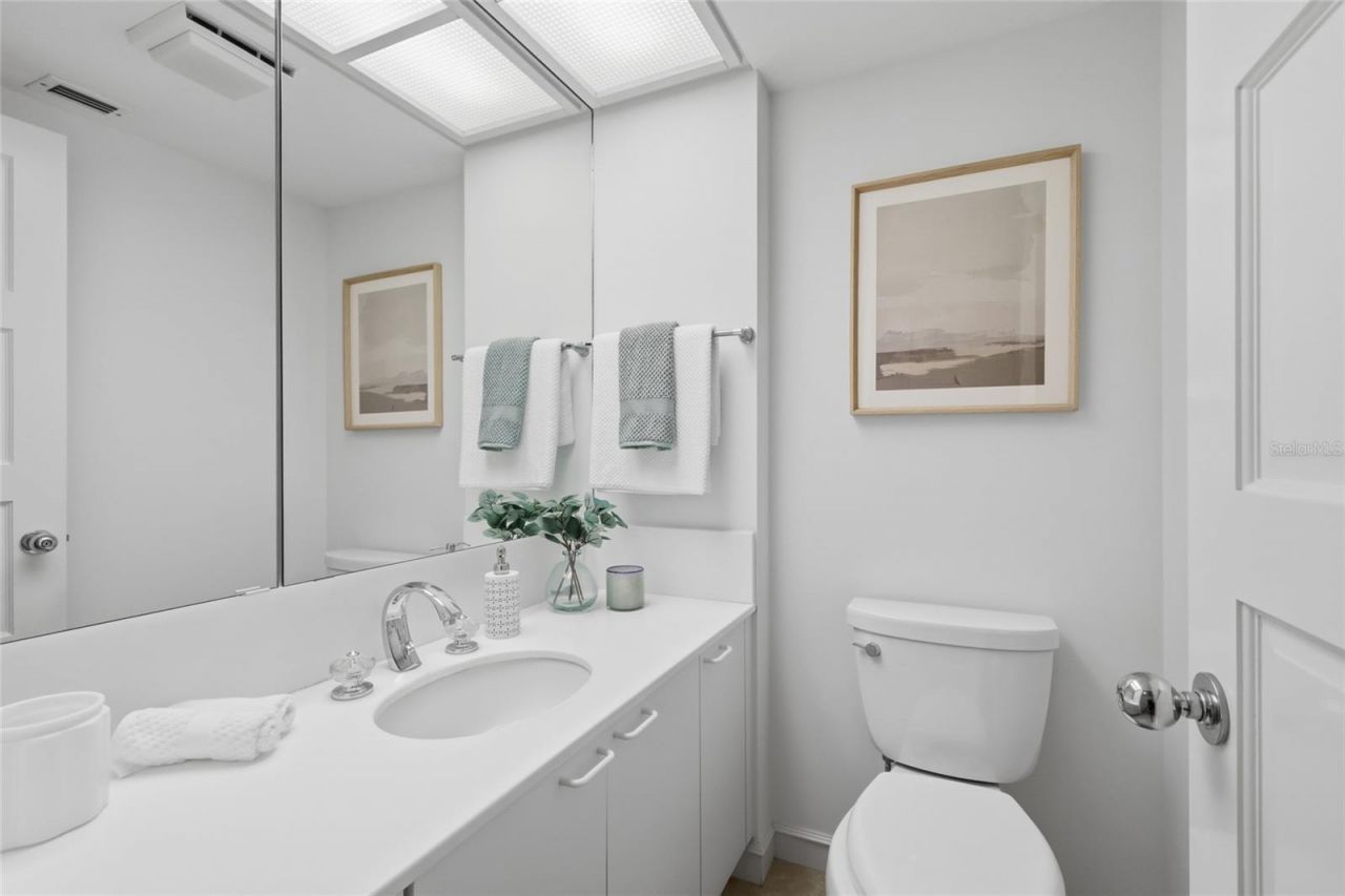 2550 Harbourside Drive, Unit 333, Longboat Key, FL 34228 Photo