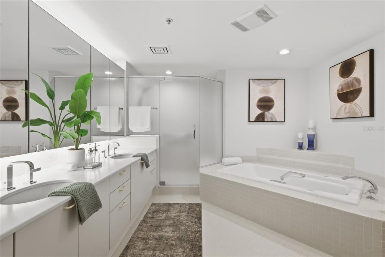 2550 Harbourside Drive, Unit 333, Longboat Key, FL 34228 Photo