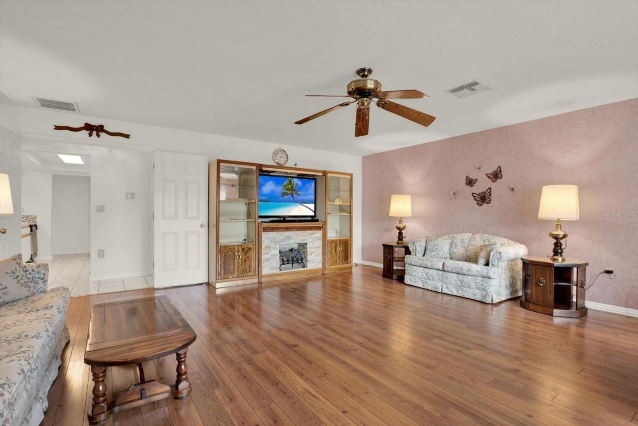 6118 Nardello Avenue, Spring Hill, FL 34608 Photo