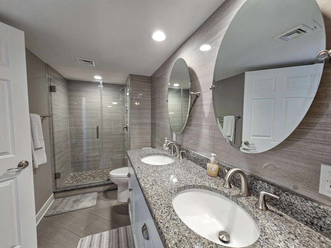 9650 Shore Dr. Photo 23