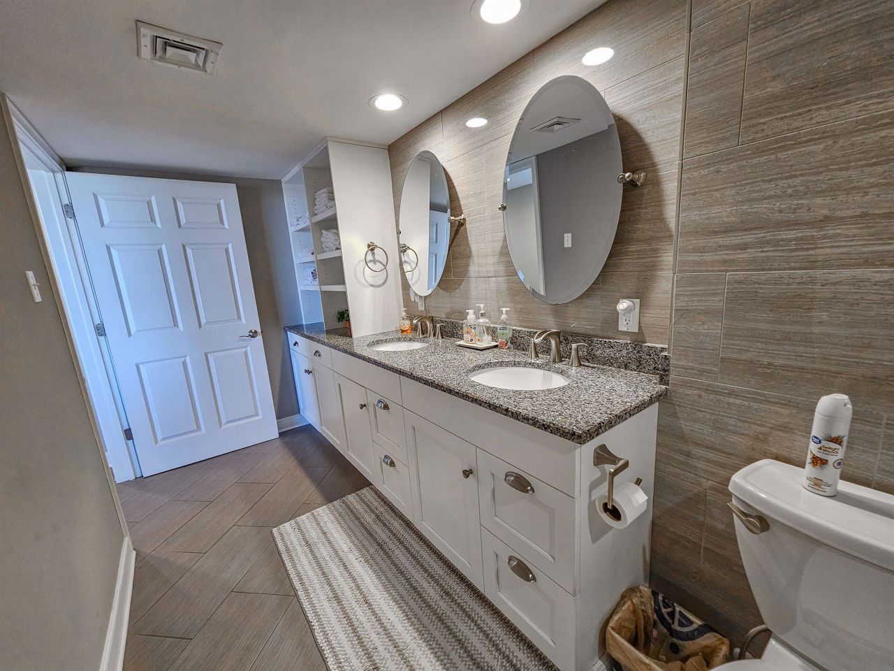 9650 Shore Dr. Photo 32