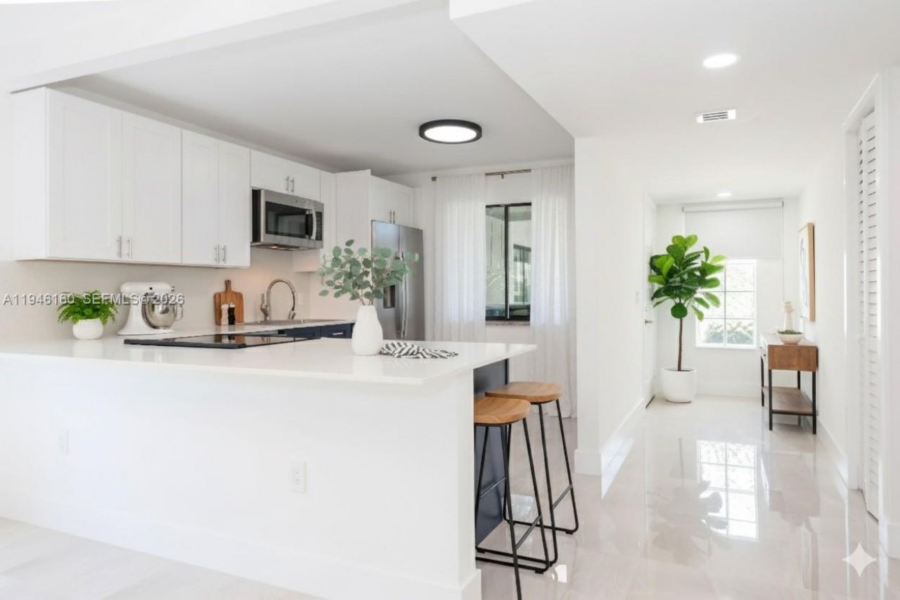 16461 Blatt Blvd, Unit 104, Weston, FL 33326 Photo