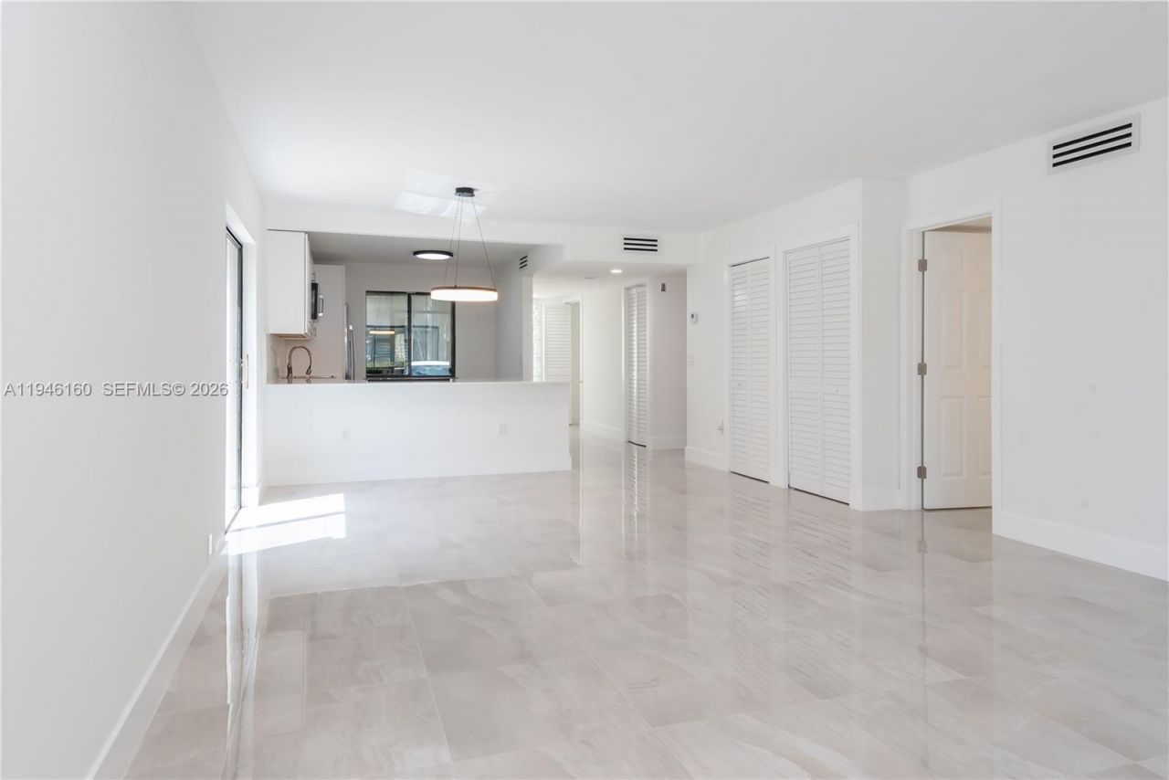 16461 Blatt Blvd, Unit 104, Weston, FL 33326 Photo