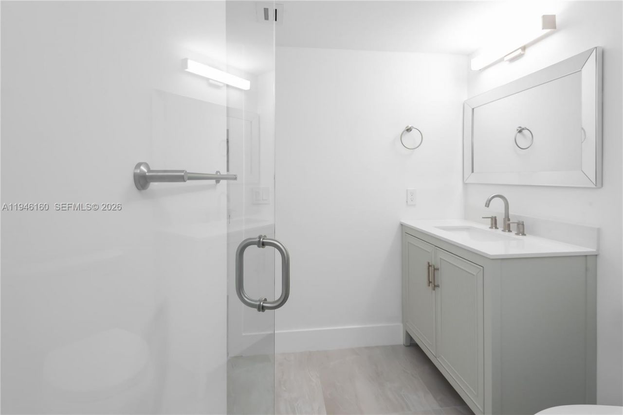 16461 Blatt Blvd, Unit 104, Weston, FL 33326 Photo