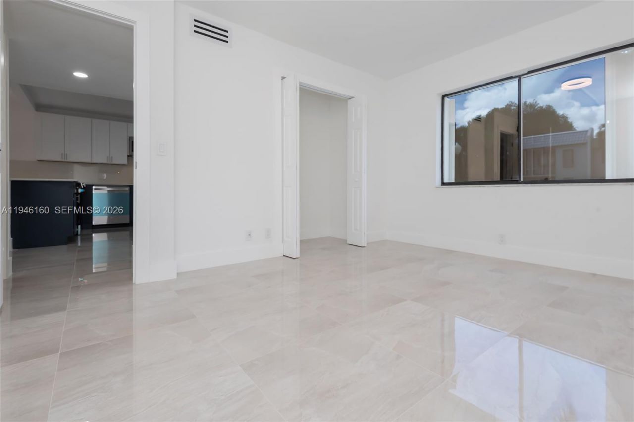 16461 Blatt Blvd, Unit 104, Weston, FL 33326 Photo