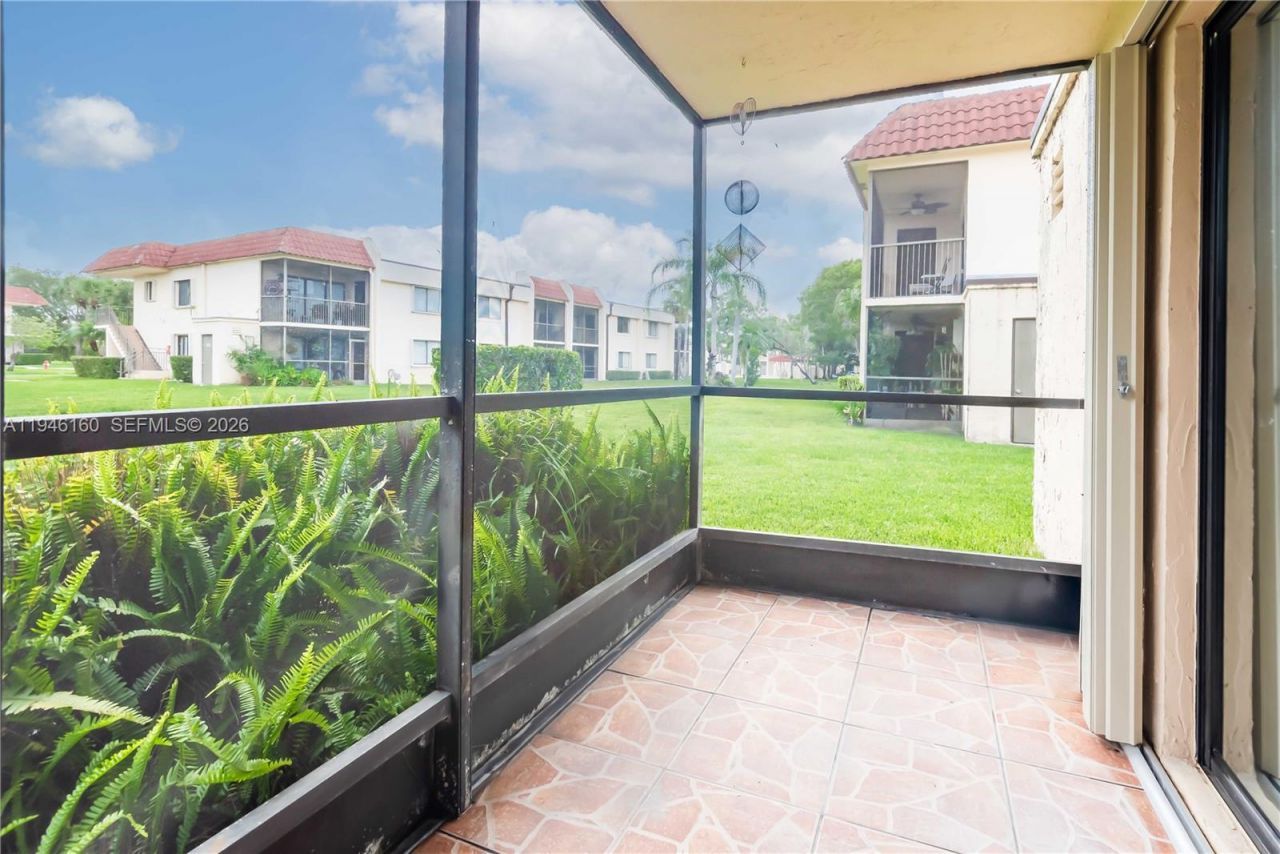 16461 Blatt Blvd, Unit 104, Weston, FL 33326 Photo