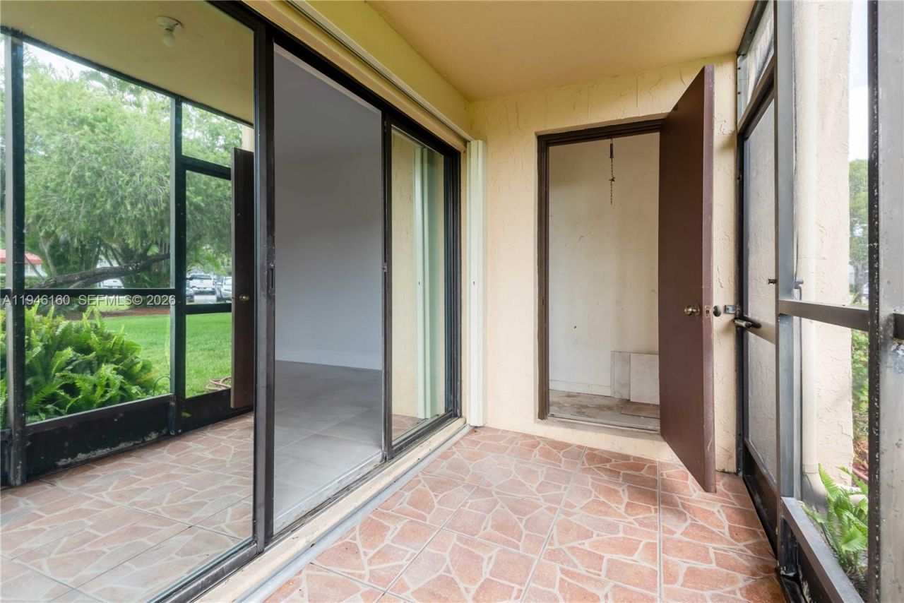 16461 Blatt Blvd, Unit 104, Weston, FL 33326 Photo