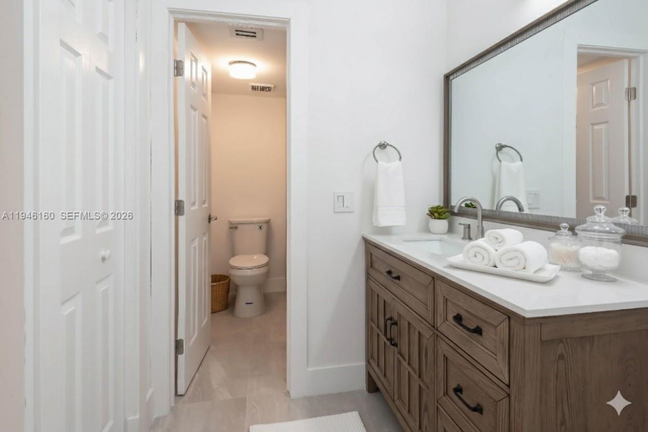 16461 Blatt Blvd, Unit 104, Weston, FL 33326 Photo