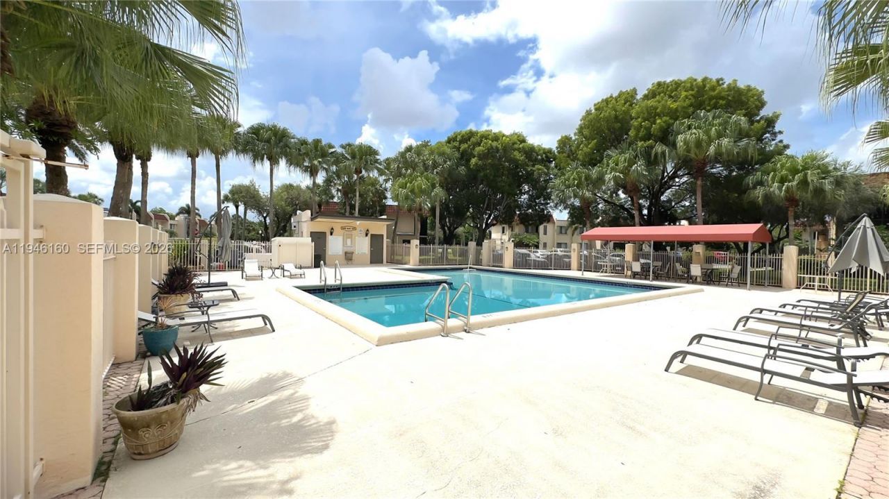 16461 Blatt Blvd, Unit 104, Weston, FL 33326 Photo