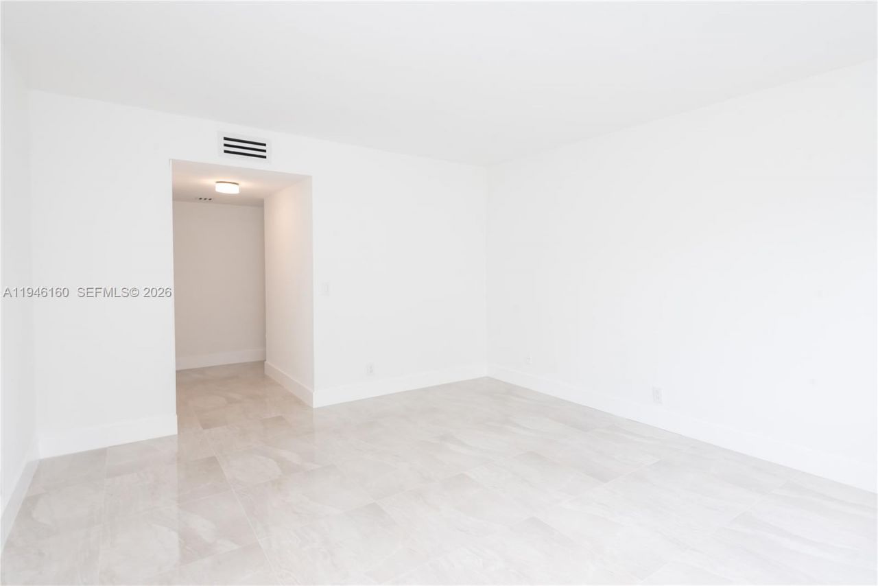 16461 Blatt Blvd, Unit 104, Weston, FL 33326 Photo