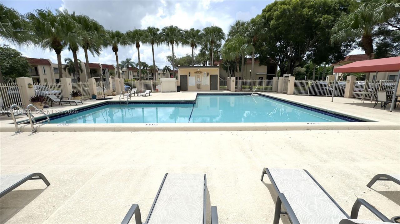16461 Blatt Blvd, Unit 104, Weston, FL 33326 Photo